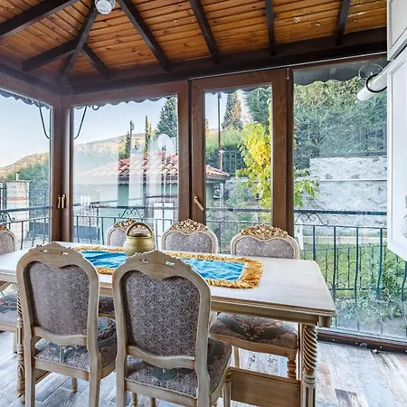 Βίλα Dazzling Triplex With Shared Pool And Garden In Sapanca Επαρχία Σαγγάριου